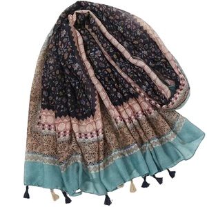 “Portland” summer breeze scarf for your favorite outdoor activites.